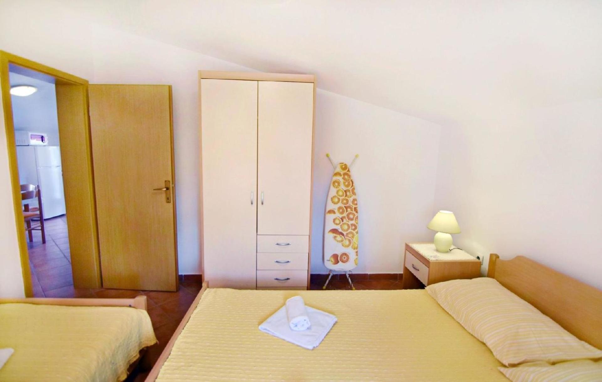 Apartment Mit Zwei Schlafzimmern In Strandnaehe In *