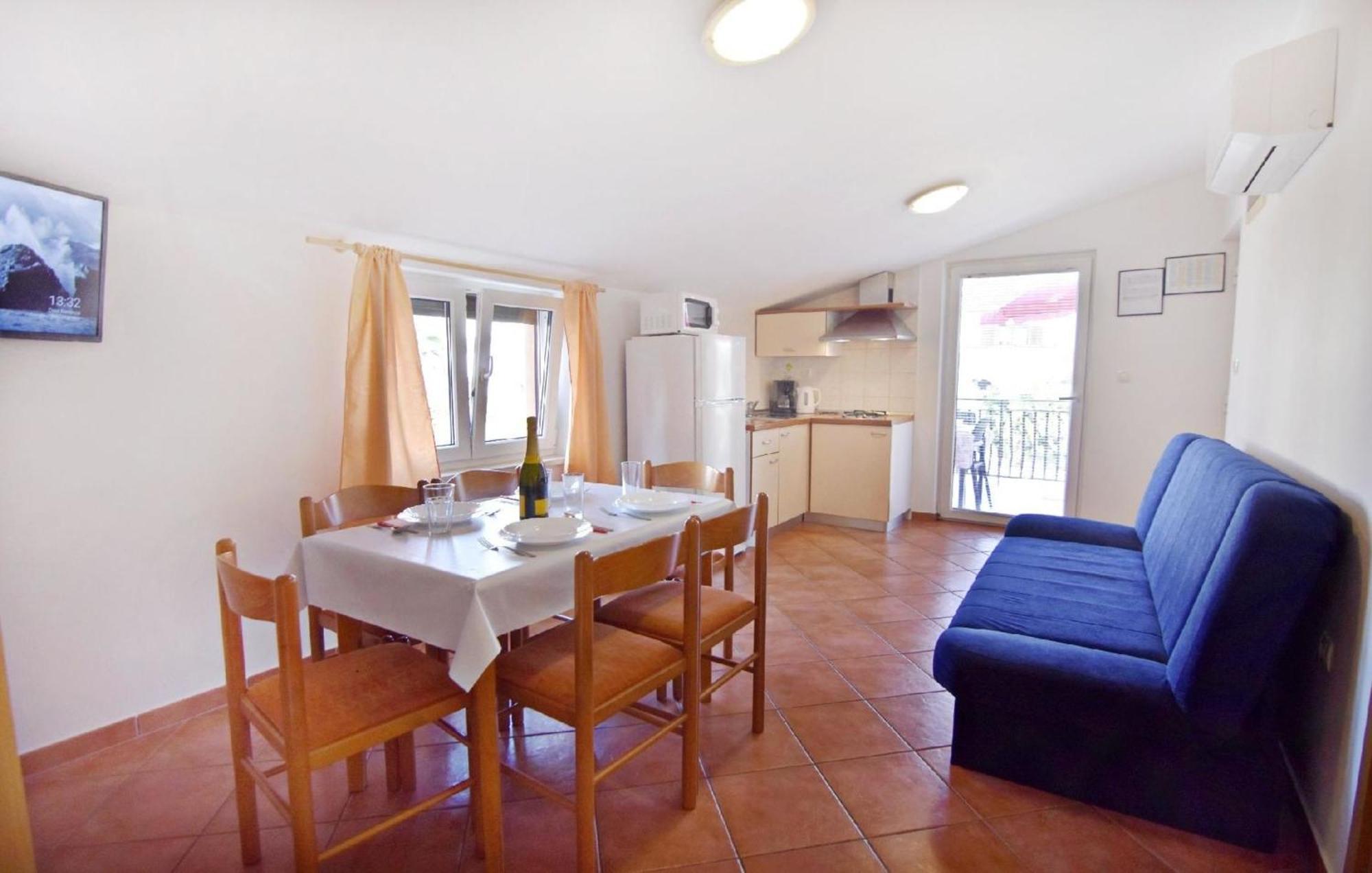 Mit Zwei Schlafzimmern In Strandnaehe In * Umag